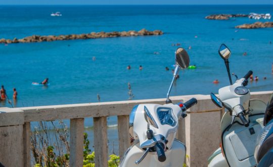 Een scooter huren aan de Adriatische Zee