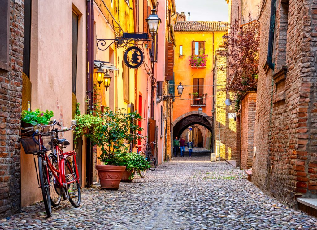 Straatbeeld Italiaanse stedentrip Ferrara